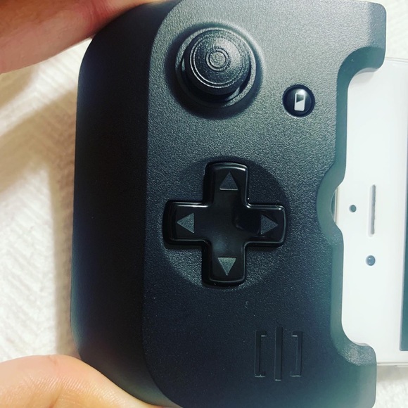 Gamevice Controller – GV156 Gamepad for iPhone - Picture 2 of 10